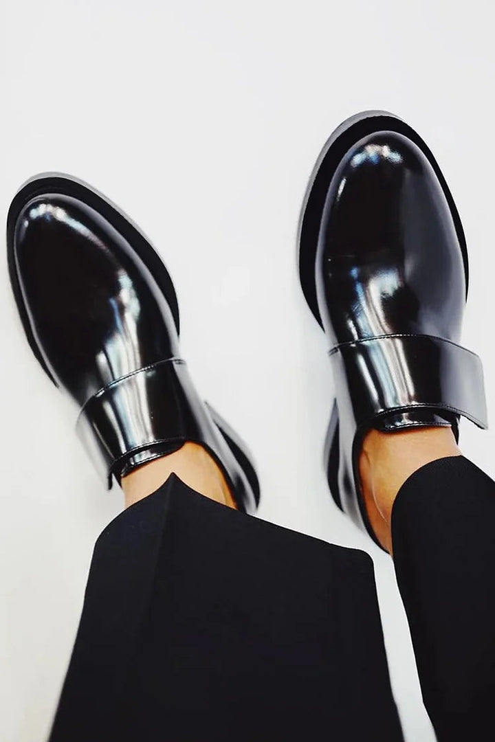 IRIS | Elegant, polished loafers with a strap for impeccable style.