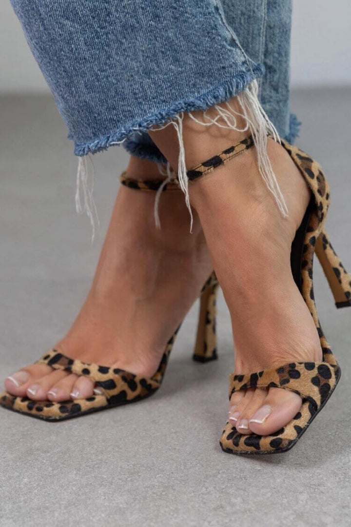 AFRICA | Elegant Animal Print High-Heeled Sandals for a Chic and Unique Look