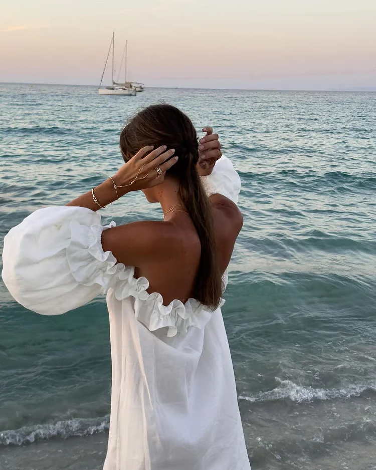 Sofia - Dress with Exposed Shoulders in Linen