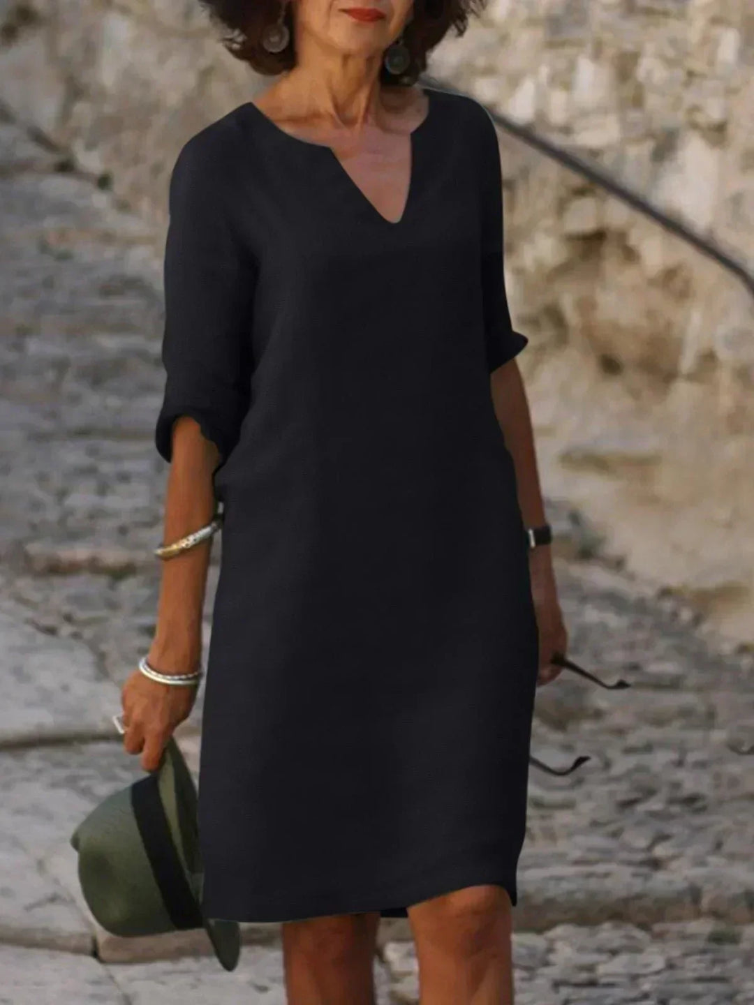 Faeira - Relaxed V-Neck Dress